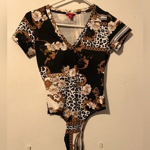 Woman’s guess top designer style size XS